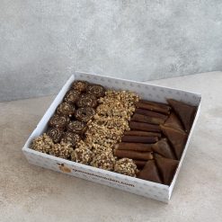 Karışık tatlı paketi - muska, kalem sarma, pestil, fındıklı kalem sarma ve çokopestil atom tatlıları karışımı