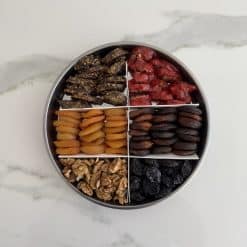 Tepsi Canca - pikolalı ve narlı köme, kayısı şekerpare, ceviz içi, gün kurusu ve kuru erikten oluşan Gümüşhane yöresine özel doğal tatlar