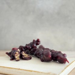 Erikten hazırlanan herle ile kaplanmış, cevizli geleneksel Gümüşhane erikli köme